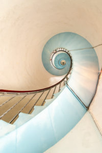 Dänemark, Jütland, Ringkøbing Fjord, Lyngvig Leuchtturm bei Hvide Sande. Wendeltreppe im Turm. Dänemark, Jütland, Ringkøbing Fjord, Lyngvig Leuchtturm bei Hvide Sande. Wendeltreppe im Turm.